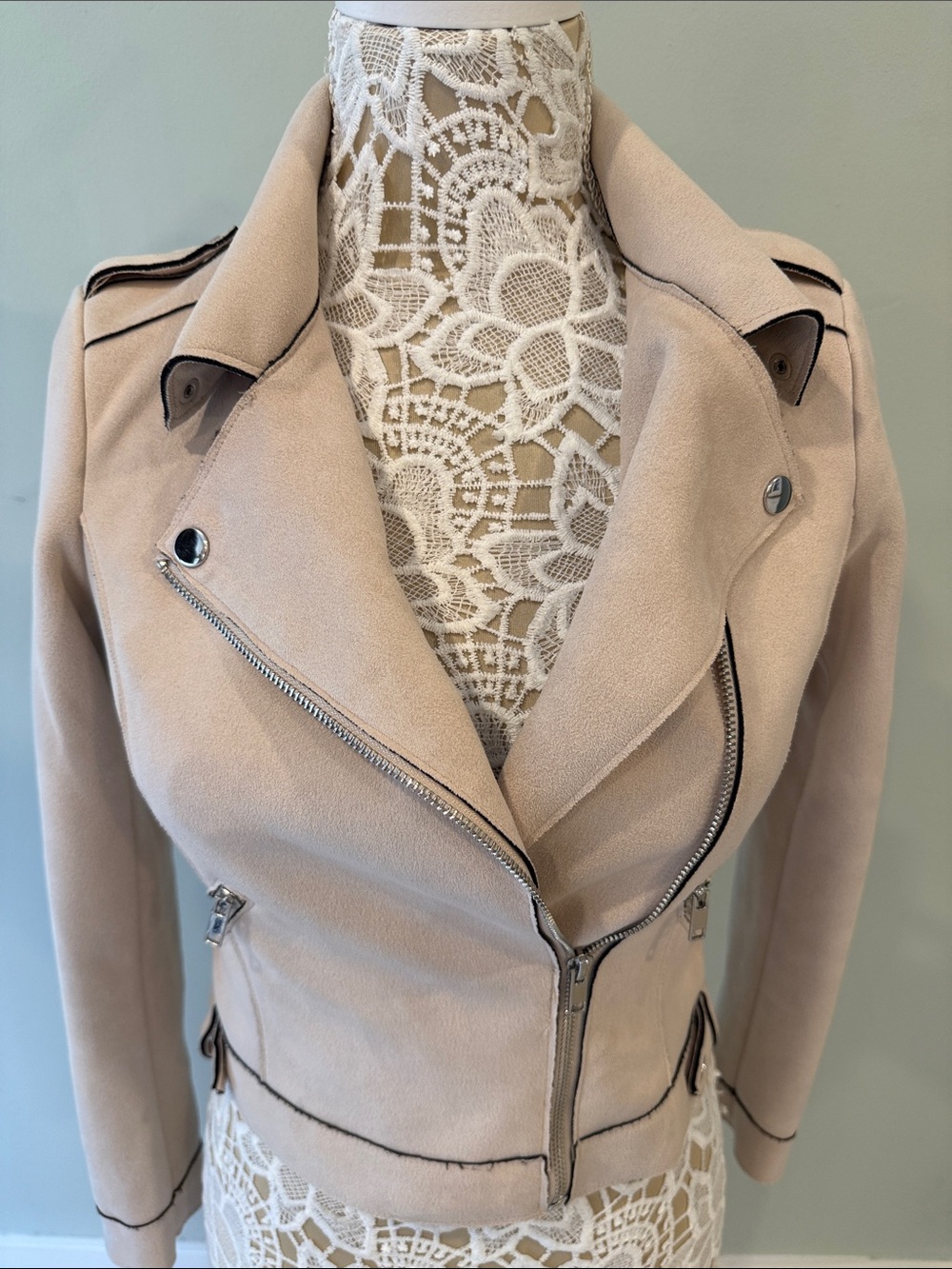 MOHITO Faux Suede Blush Moto Cropped Jacket Size 34 US 2 / 4 Euro Brand